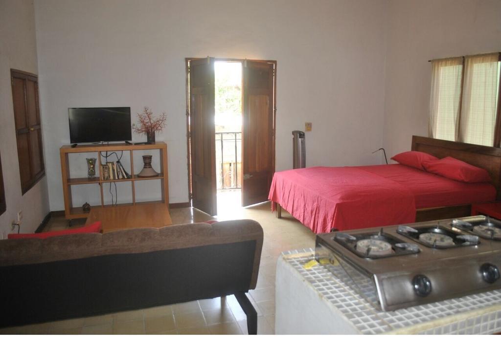 Apartamentos Casa Amarilla Granada Exterior photo