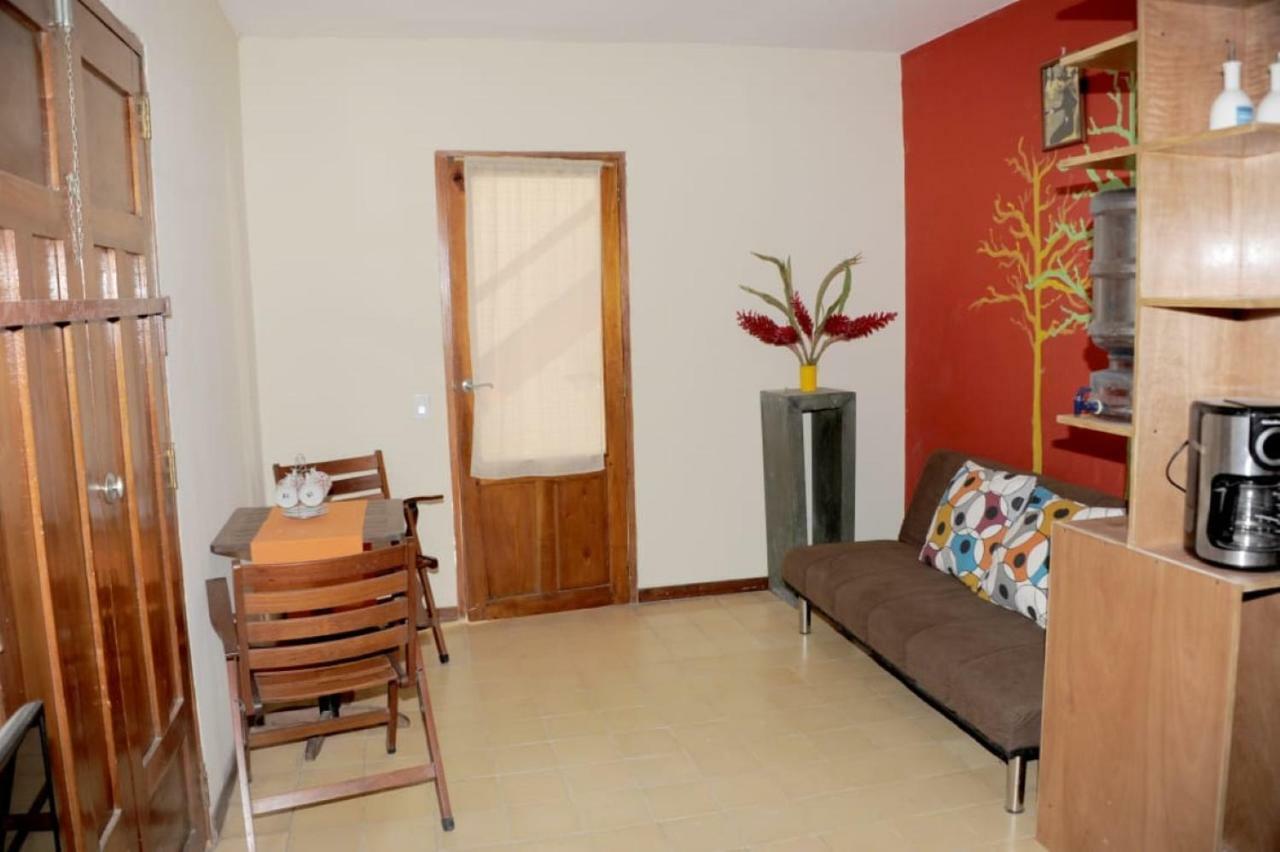 Apartamentos Casa Amarilla Granada Exterior photo